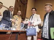 Yusril Ihza Mahendra Sarankan KPK Tempuh Jalur Hukum