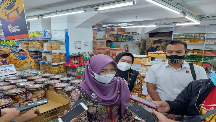 Sidak ke Pasar Modern, Tim Gabungan Temukan Makanan Kadaluarsa Dijual 