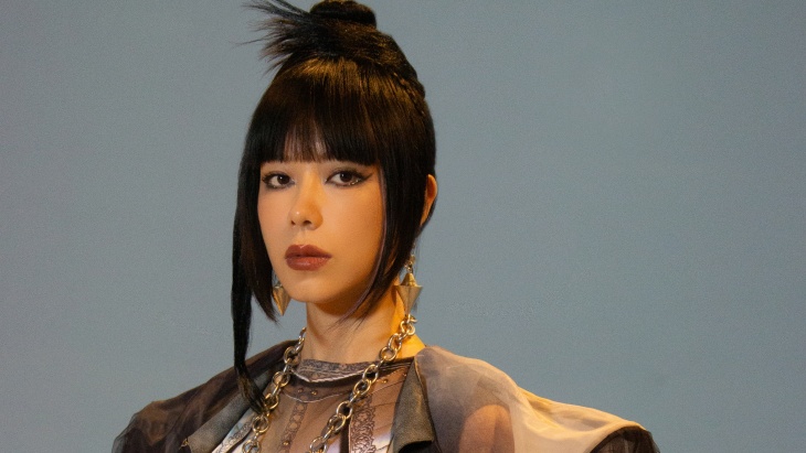 Akini Jing Ciptakan Karakter 'Black Widow' di Lagu Terbaru