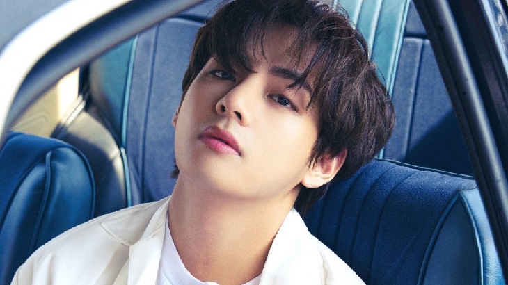 Kabar ini beredar saat V terlihat hadir bersama keluarga Choi Yoon-jung. (sumber_allkpop)