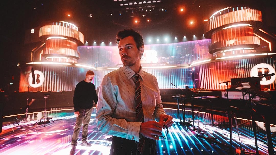 Rayakan Album Baru, Harry Styles Hadirkan Film Konser 'One Night in Manchester' di Netflix