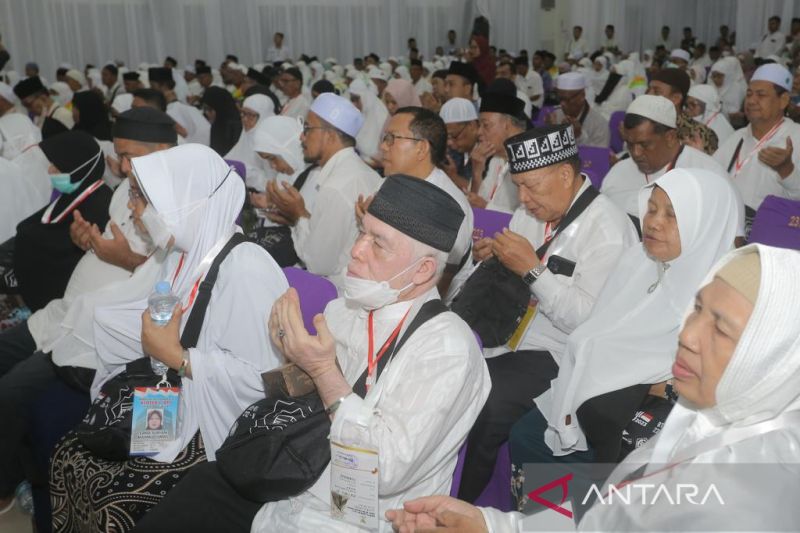 Pemerintah Bantah Jemaah Kloter 14 Embarkasi Makassar Terlantar 
