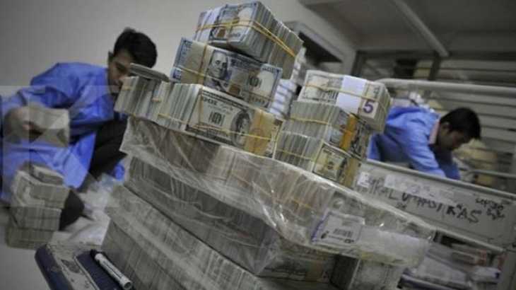 Cadangan Devisa Indonesia Turun