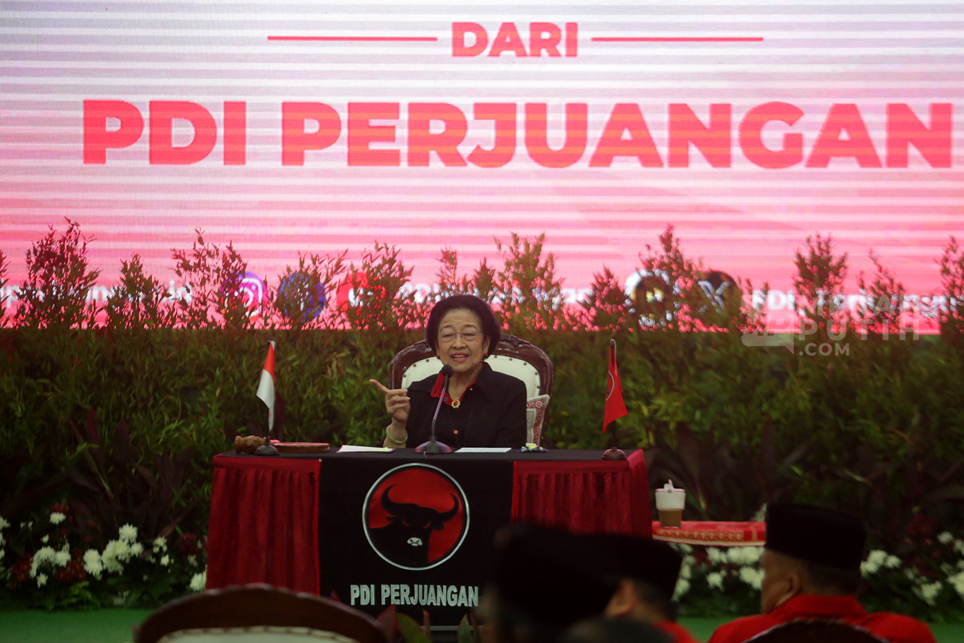 PDI Perjuangan Serahkan SK Rekomendasi Calon Kepala Daerah Pilkada Serentak 2024