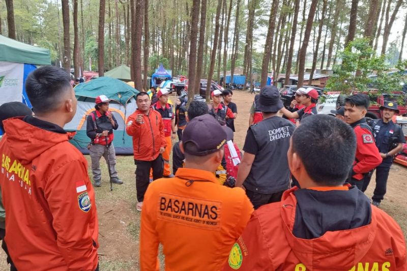 2.157 Pendaki Bersiap Upacara HUT ke-78 RI di Gunung Bawakaraeng