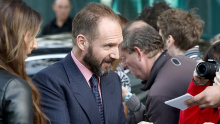 Pemeran Lord Voldemort di Film Harry Potter Beberkan Perbedaan Aktor dan Sutradara