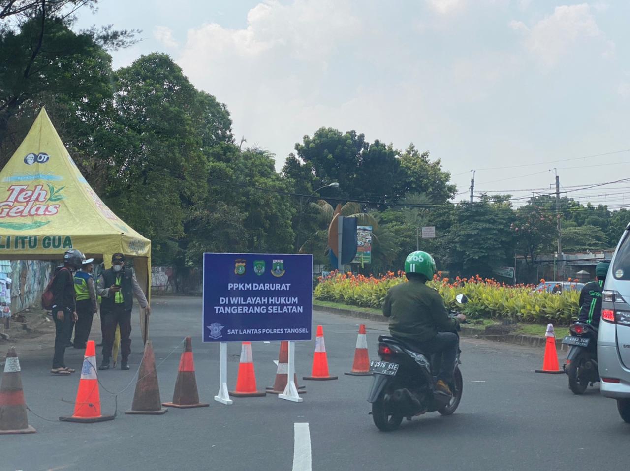 Polisi Tutup Akses ke Jakarta Via Akses Kawasan Bintaro