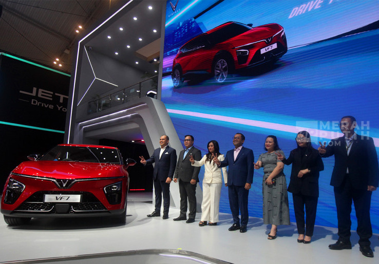 VinFast Indonesia Resmi Luncurkan VinFast VF7 dalam Ajang Otomotif GIIAS 2025