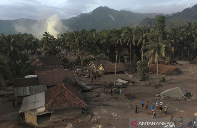 Pemerintah Diminta Sigap di Segala Bidang Hadapi Dampak Erupsi Semeru