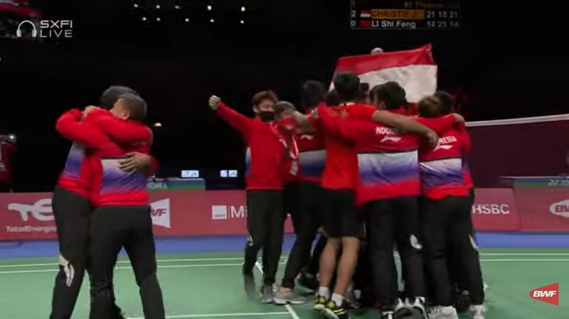 Penantian Hampir 2 Dekade, Tim Indonesia Bawa Balik Piala Thomas