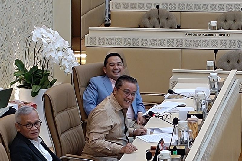 Duit Pemda Ratusan Triliun Ngendap, Bikin Daya Beli Warga Turun 