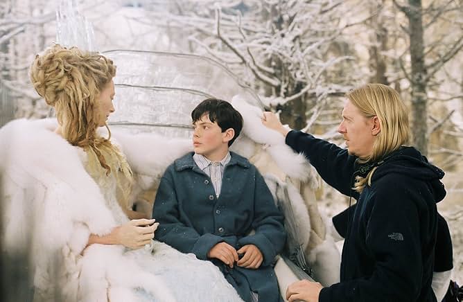 Greta Gerwig Bakal Pimpin Film Adaptasi Narnia, Akan Tayang di Netflix