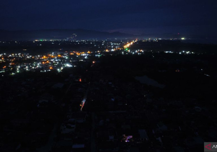 Hari Bumi Jakarta 2025: Pemadaman Lampu Turunkan 297 Ton Emisi Karbon