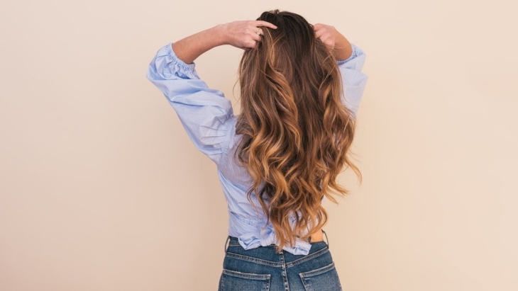 5 Cara Merawat Rambut Berwarna Agar Tidak Cepat Pudar