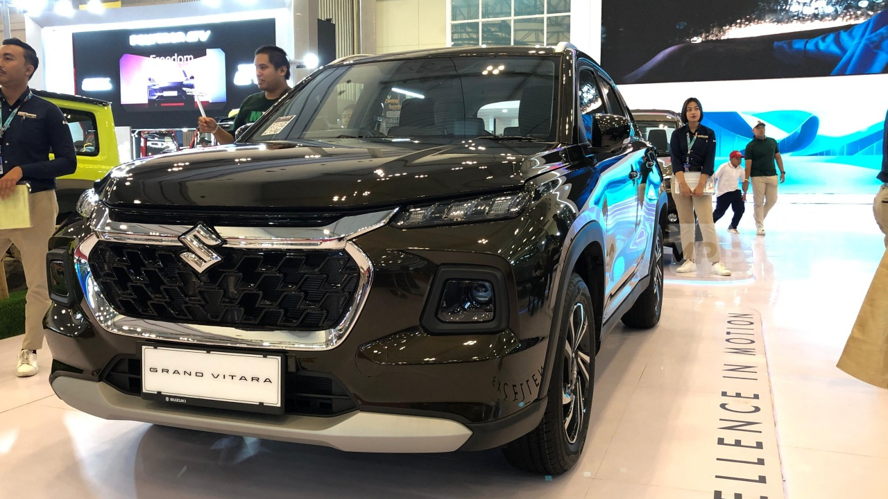 5 Mobil SUV yang Meluncur di GJAW 2025, Ada Suzuki Grand Vitara hingga BJ30 Hybrid FWD