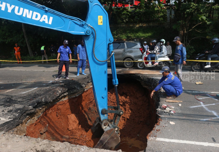 Wagub DKI Jakarta Rano Karno Ungkap Ada Potensi Jalan Ambles karena Besi Saluran Air Tua, Gercep Cek ke Lapangan