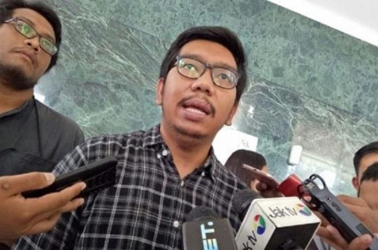  Ronny Sompie Dicopot, ICW Desak Jokowi Pecat Menteri Yasonna