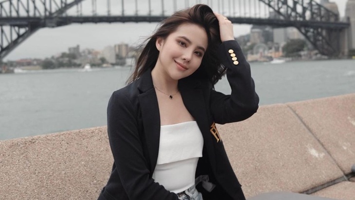 Agatha Chelsea Jaga Tubuh Tetap Bugar dengan Minuman Isotonik