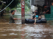 Banjir Luapan Air Kiriman Bogor Melanda Kawasan Bantaran Kali Ciliwung Pejaten Timur 