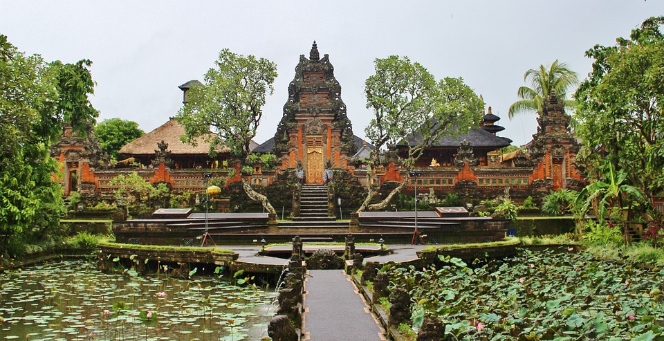 Salah satu pura di Ubud (Sumber: Pixabay/Mariamichelle)