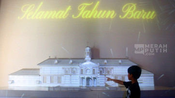 Warga Nikmati Liburan Akhir Tahun Mengunjungi Museum Fatahillah Jakarta