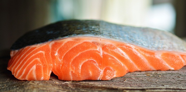 Ikan salmon. (Foto: Pixabay/congerdesign)