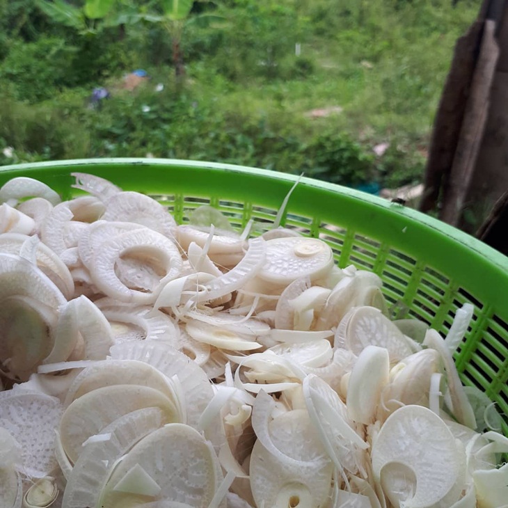 Bagian dalam batang pisang yang dibuat ares. (Foto: instagram.com/ayiepduaempatkosonglima)