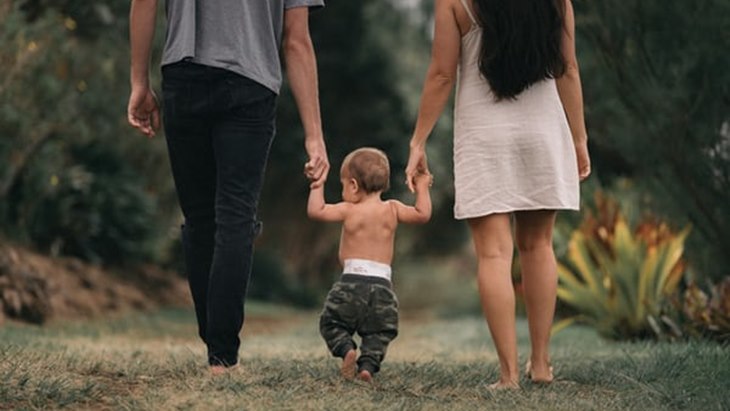 5 Tips Membantu Bayi Mengembangkan Keterampilan Bahasa