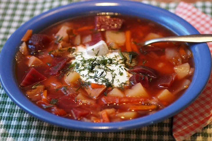 Borscht merupakan makanan sup khas Ukraina. (Foto: Pixabay/ivabalk)