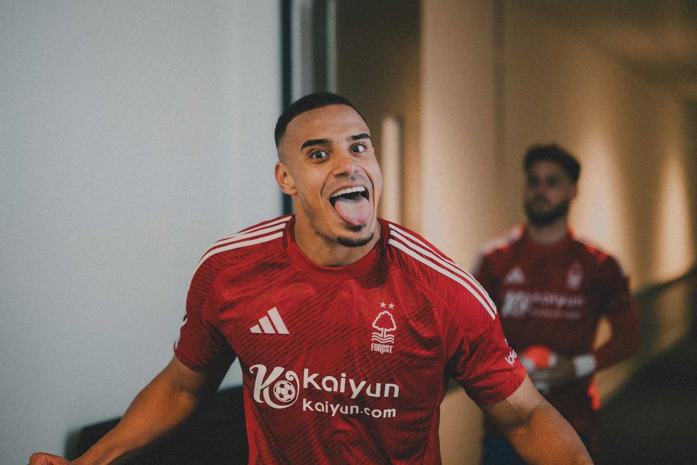 Barcelona Kepincut Bek Nottingham Forest, Mampu Bayar Rp 1,5 Triliun? 