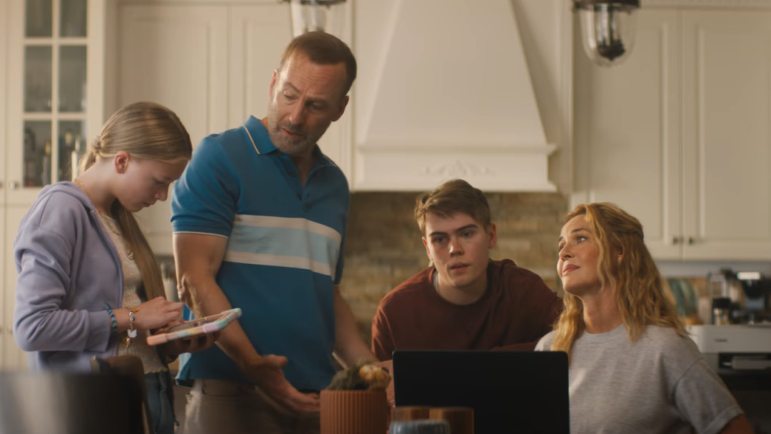 Trailer 'Nobody 2' Rilis, Bob Odenkirk Menghajar Musuh Saat Liburan Keluarga