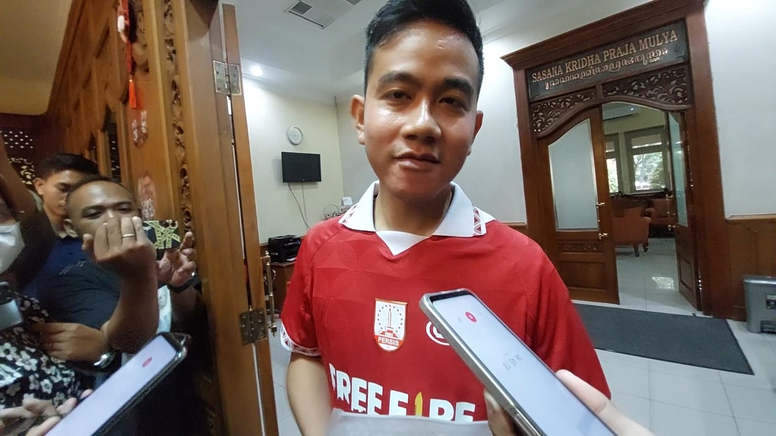 Gibran Minta Maaf pada Ganjar dan Koster soal Tolak Israel di Piala Dunia U-20