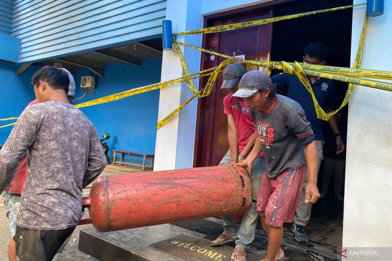 Puslabfor Polri Sita 2 Tabung Gas dari TKP Ledakan Spa Winners Bulungan