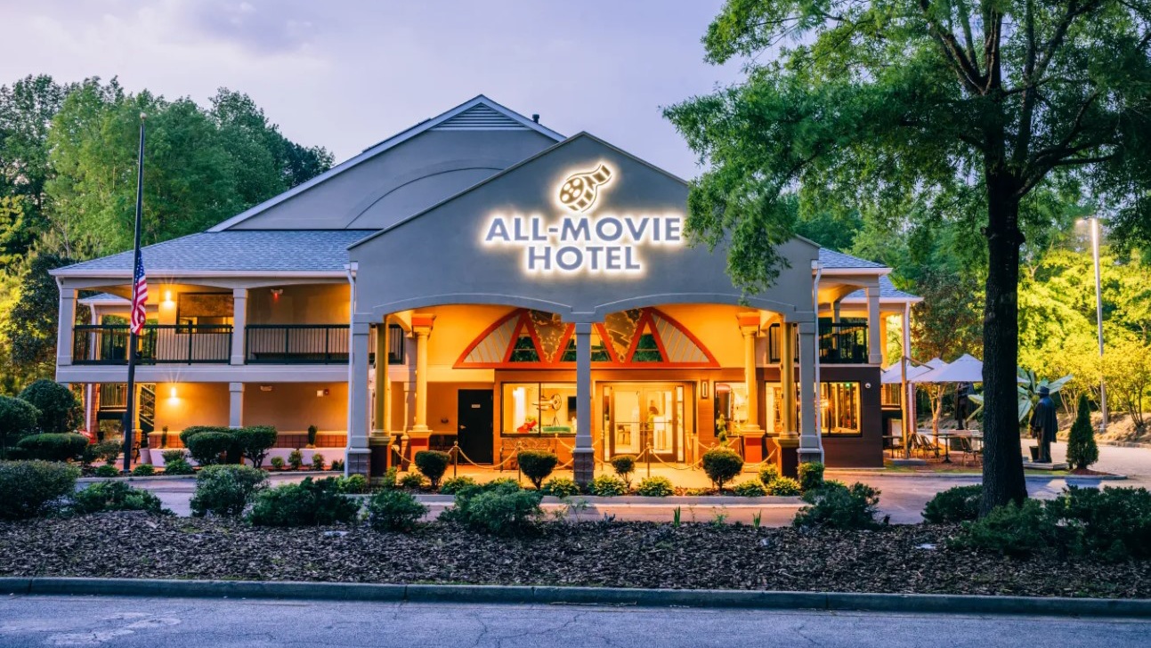 Francis Ford Coppola Buka Hotel Bertema Film dengan Fasilitas Produksi Asli