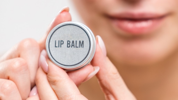 Aturan Utama Memilih Lip Balms: Cari yang Mengandung SPF