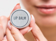 Aturan Utama Memilih Lip Balms: Cari yang Mengandung SPF