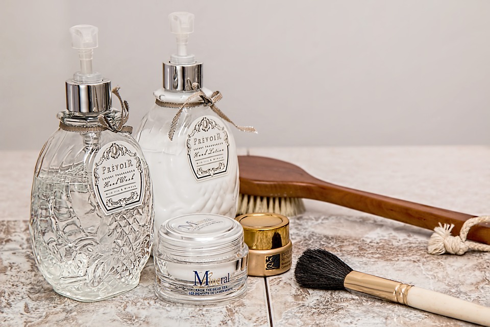 Jangan Gunakan 'Skincare' yang Memiliki Kandungan 4 Bahan Ini!