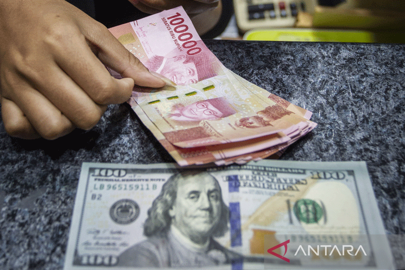 Rupiah Hampir Dekati Rp 15.300 Per USD