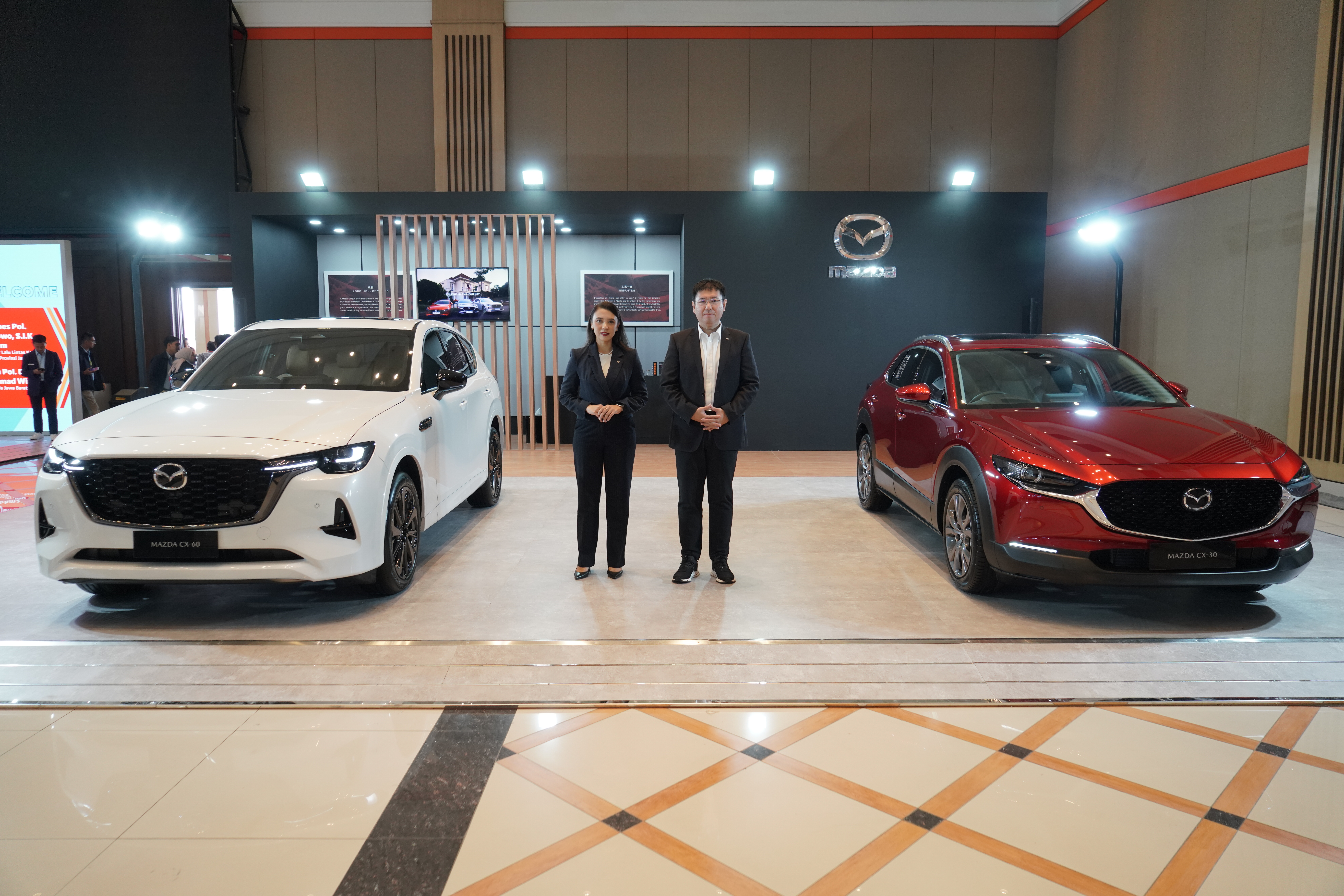 Mazda Tampilkan CX-60 Kuro dan CX-30 di GIIAS Bandung 2024