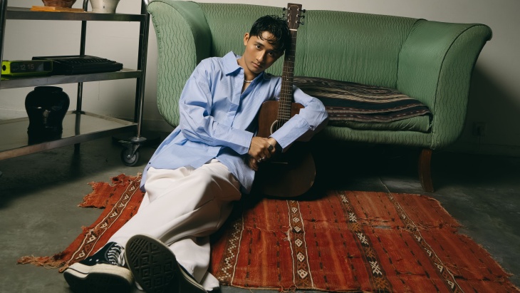 Abeliano Lepas Debut Single 'Love Me Like You Do' via Sony Music