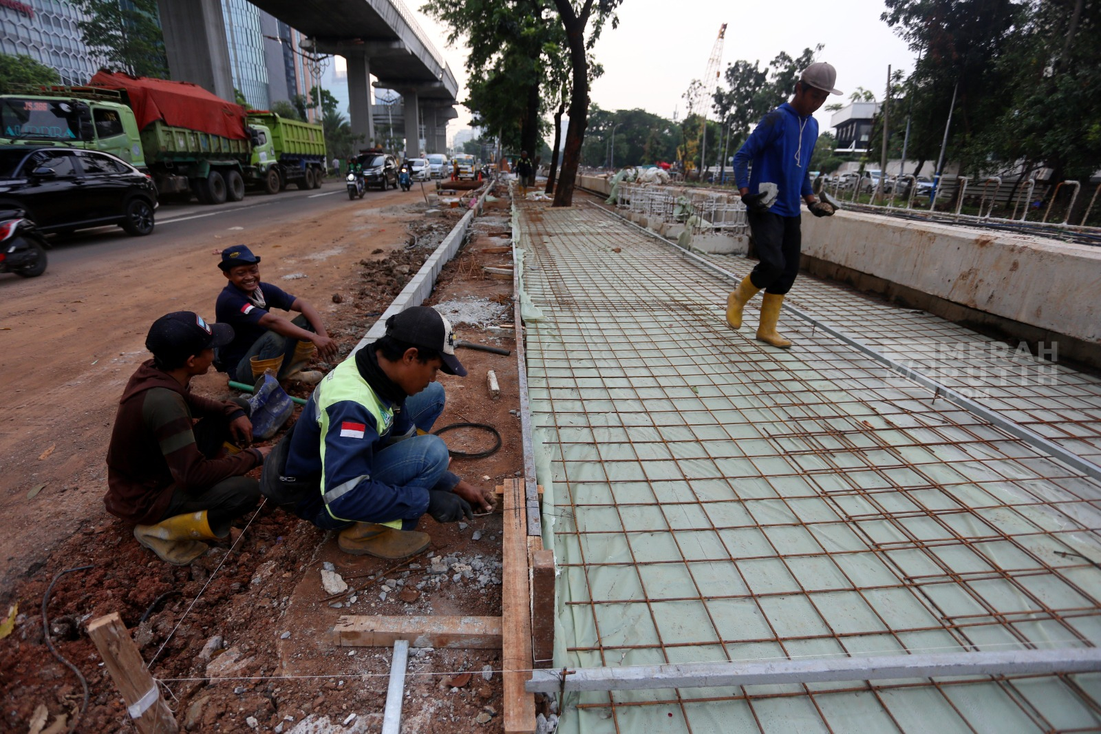 Revitalisasi Trotoar Jalan HR Rasuna Said Sepanjang 3,8 Km, Kuningan Makin Ramah Pejalan Kaki