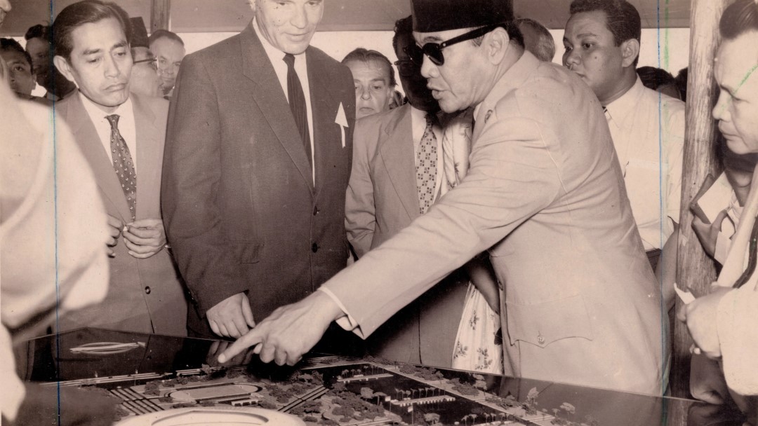 Menelusuri Sejarah Demokrasi Terpimpin dan Dampaknya bagi Indonesia, Dari Pembangunan Jakarta Sampai Keterlibatan Militer dalam Politik