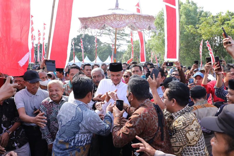 Survei Charta Politika Sebut 61 Persen Pemilih Jokowi Pilih Ganjar