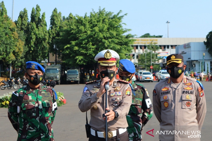 Polisi Bakal Hentikan Pengendara yang Merokok