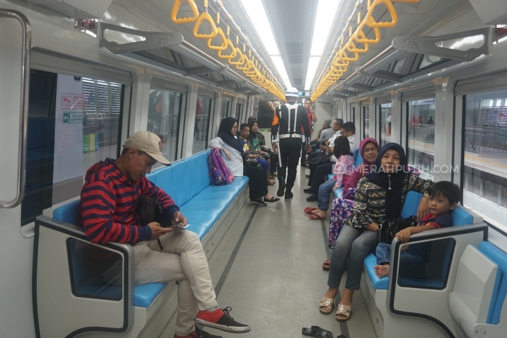 Kondisi di dalam LRT (MP/Muchammad Yani)