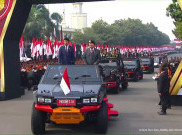 Jokowi dan Prabowo Masuk Mako Brimob Diarak Naik Maung