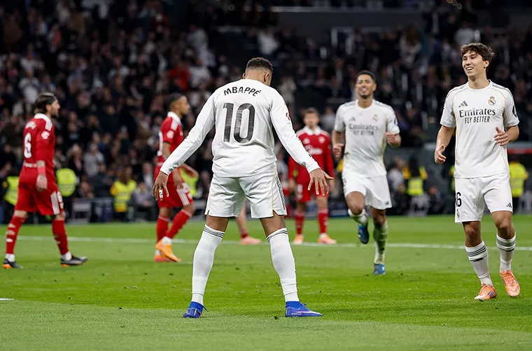 Begini Respons Xabi Alonso Kylian Mbappe 'Kesurupan' Cristiano Ronaldo