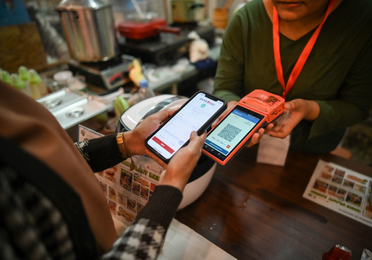 OJK Cabut Izin Puluhan Fintech