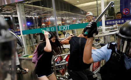 Demonstrasi Hongkong Memanas, DPR Minta WNI Hati-hati