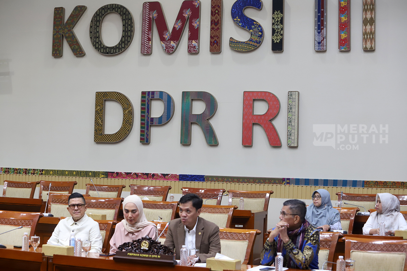 YLBHI Desak DPR Tak Tergesa-gesa Bahas RKUHAP, Minta Partisipasi Publik Diperkuat